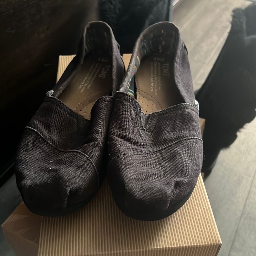 EUC all black toms